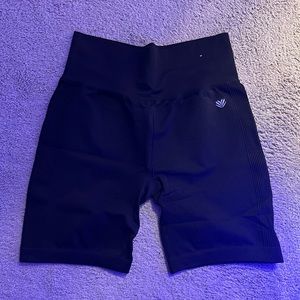 FOREVER 21 BIKER SHORTS